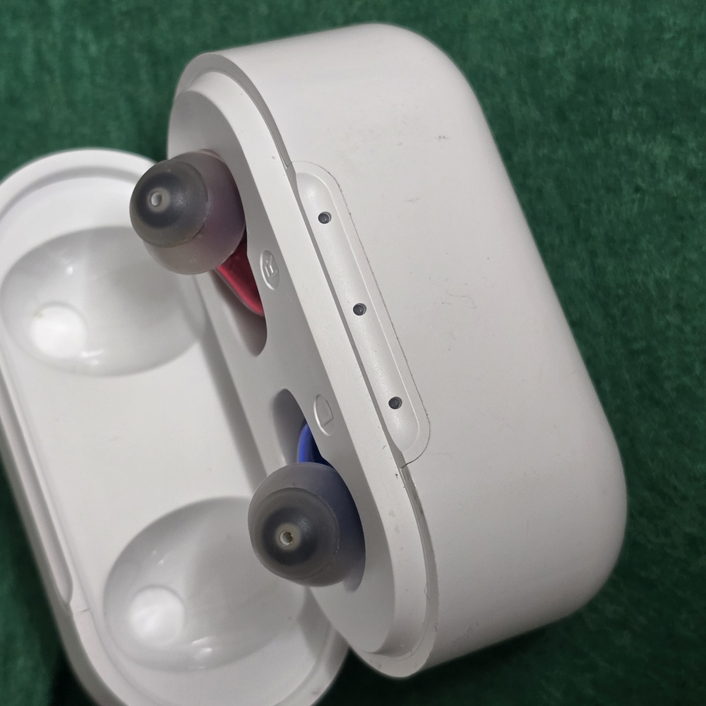White Wireless Earbuds with Charging Case